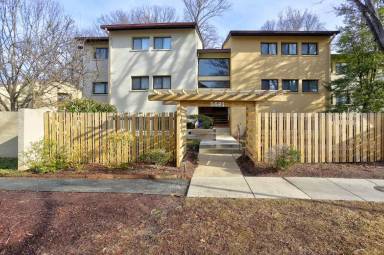 Main picture of 5681 Harpers Farm Rd