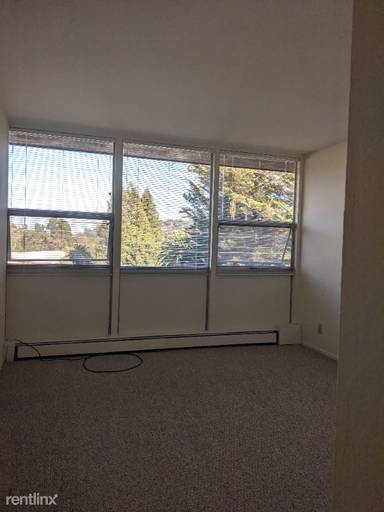 Main picture of 2221 Lake Rd