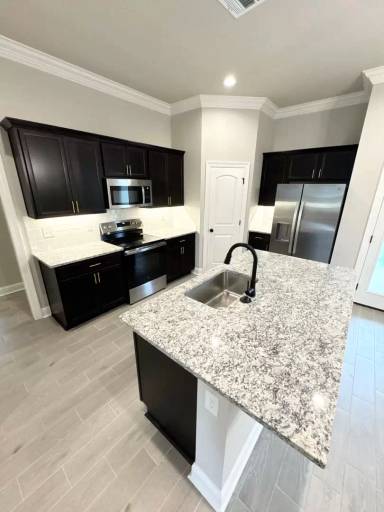 Main picture of 213 Paisley Ln