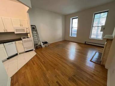 Main picture of 328 E 55th St