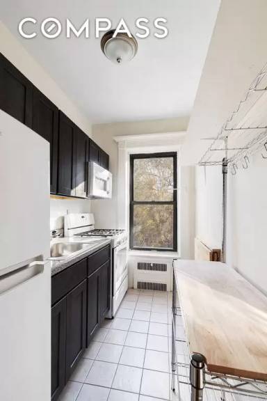Main picture of 456 Macdonough St