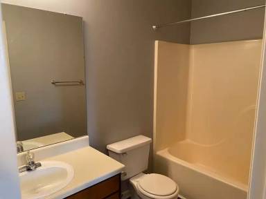 Main picture of 138 Cresent Cir