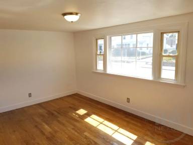 Main picture of 497 Winter St