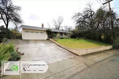 Main picture of 3135 Stratford Ave