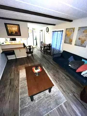 Main picture of 1414 Main St