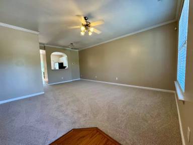 Main picture of 21 Canary Ct