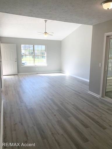 Main picture of 65 Falcon Dr