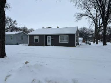 Main picture of 1601 9th St N