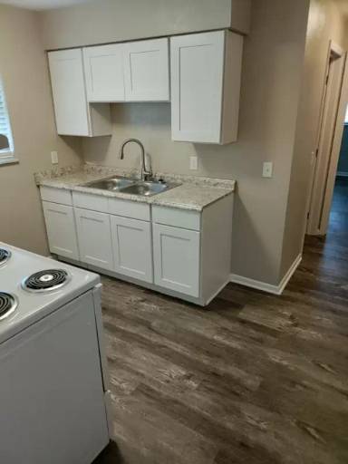 Main picture of 897 W Market St