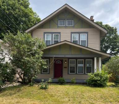 Main picture of 811 E 42nd St