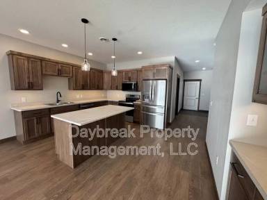 Main picture of 628 Tree Farm Ln