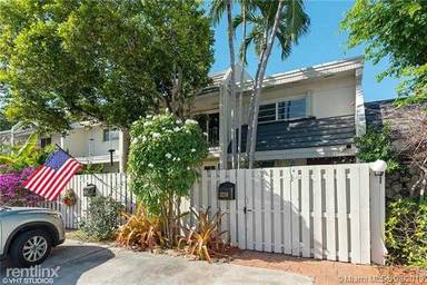 Main picture of 8210 SW 82nd Ct
