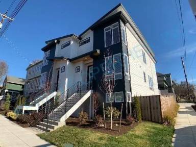 Main picture of 3890 SE 26th Ave