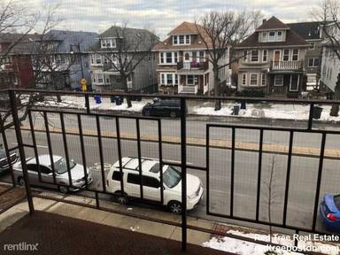 Main picture of 720 Bennington St