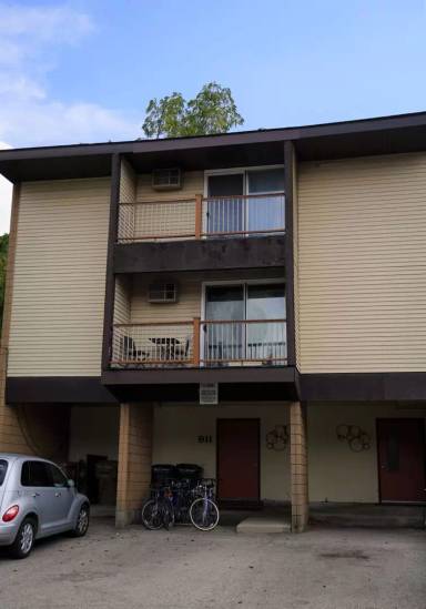 Main picture of 911 E Johnson St