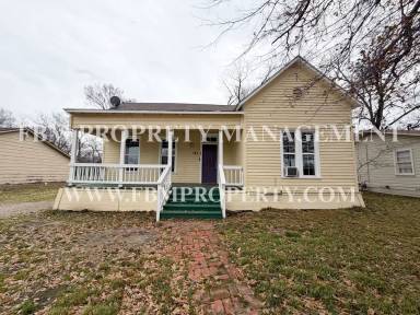 Main picture of 741 W Park Ave