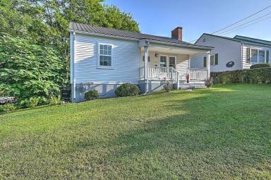 Main picture of 608 Forest St