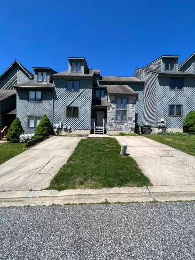 Main picture of 103 Foxfire Dr