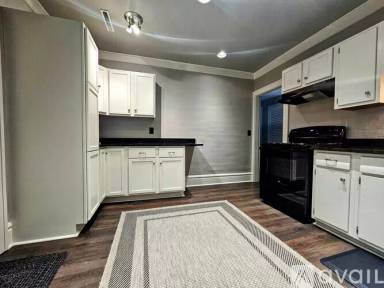 Main picture of 151 E Main St