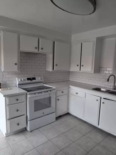 Main picture of 2435 W 227th St
