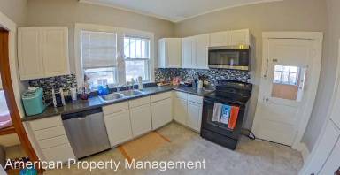 Main picture of 830 Bertrand St
