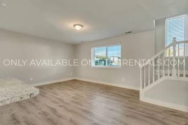 Main picture of 1737 Garden Dr
