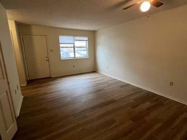 Main picture of 301 N Joplin Ave