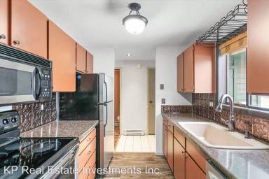 Main picture of Edgewater Village Condominiums