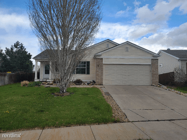 Main picture of 4976 Joplin St