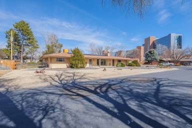 Main picture of 328 Mayfair Dr