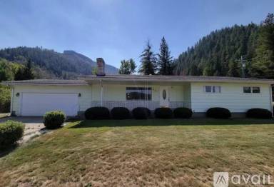 Main picture of 207 W Fir Ave