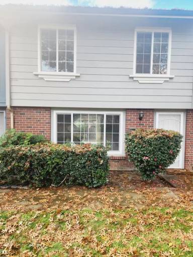 Main picture of 5225 Gibbons Dr