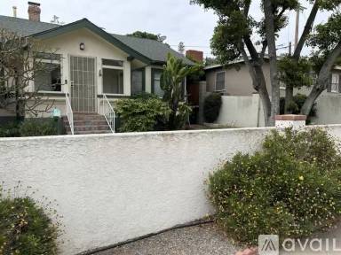 Main picture of 2220 Rosecrans St