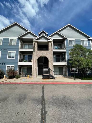 Main picture of Lake Chalet Condominiums