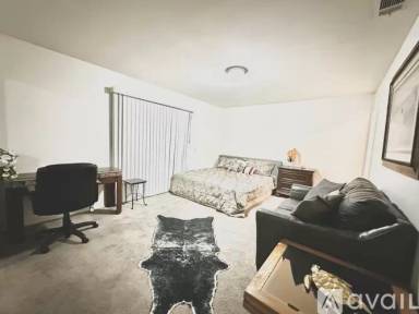 Main picture of 150 E 9th St