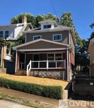 Main picture of 2215 Vodeli St