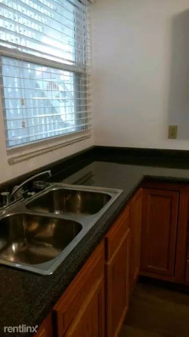 Main picture of 351 Chicago Rd