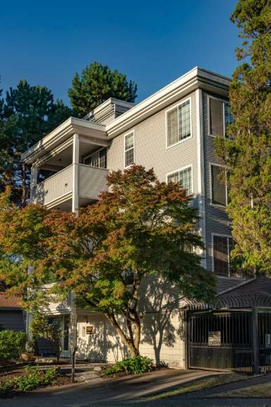 Main picture of 5307 Ravenna Pl NE