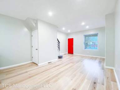 Main picture of 5457 Race St