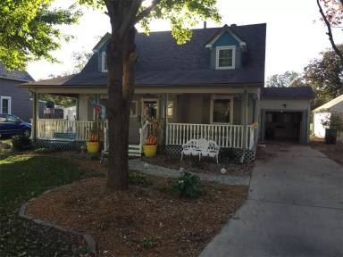 Main picture of 906 N 2nd St