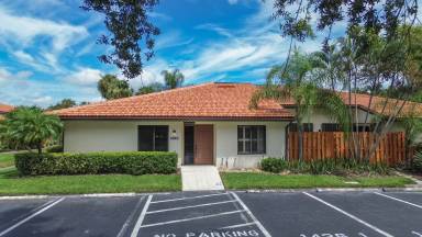 Main picture of 1426 Park Shore Cir