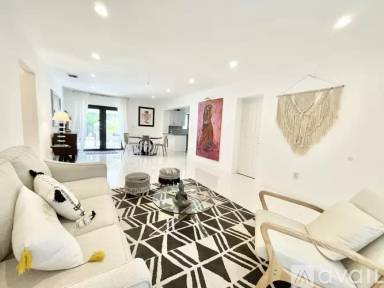 Main picture of 1540 NE 110th Ter