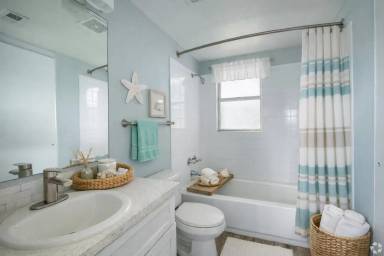 Main picture of Azure East Apartments