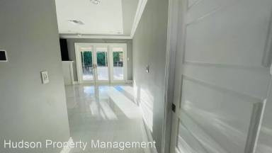 Main picture of 946 Nottingham Dr