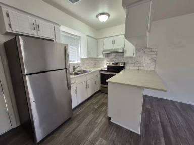 Main picture of 1019 S 6th Ave