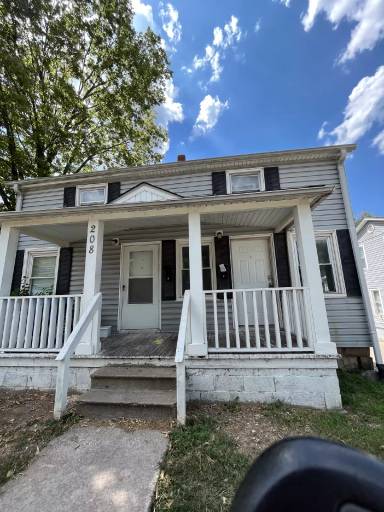 Main picture of 208 S Washington Ave