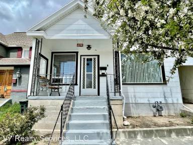 Main picture of 679 E 7th Ave
