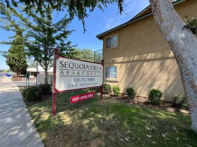 Main picture of 120 E Henderson Ave