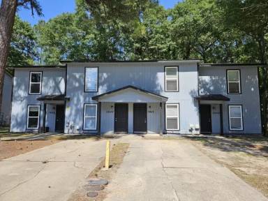 Main picture of Creeks Edge Townhome Apartments