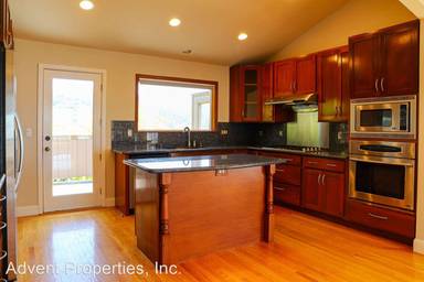 Main picture of 9 Clipper Hl